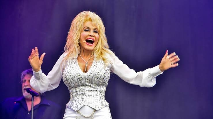 Dolly Parton meeting a young fan who may have inspired Jolene